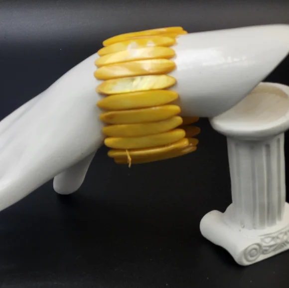 Yellow Shell Bracelet - Picture 2 of 4
